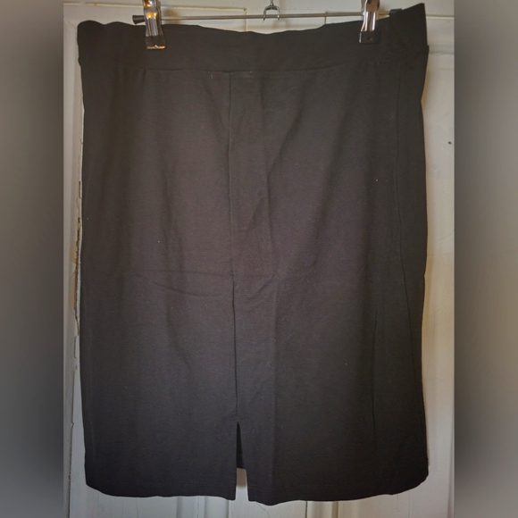 Skirt - Picture 2 of 3